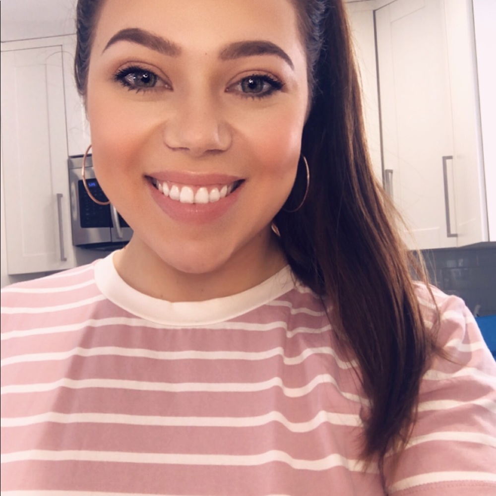 Meet your Posher, Azra